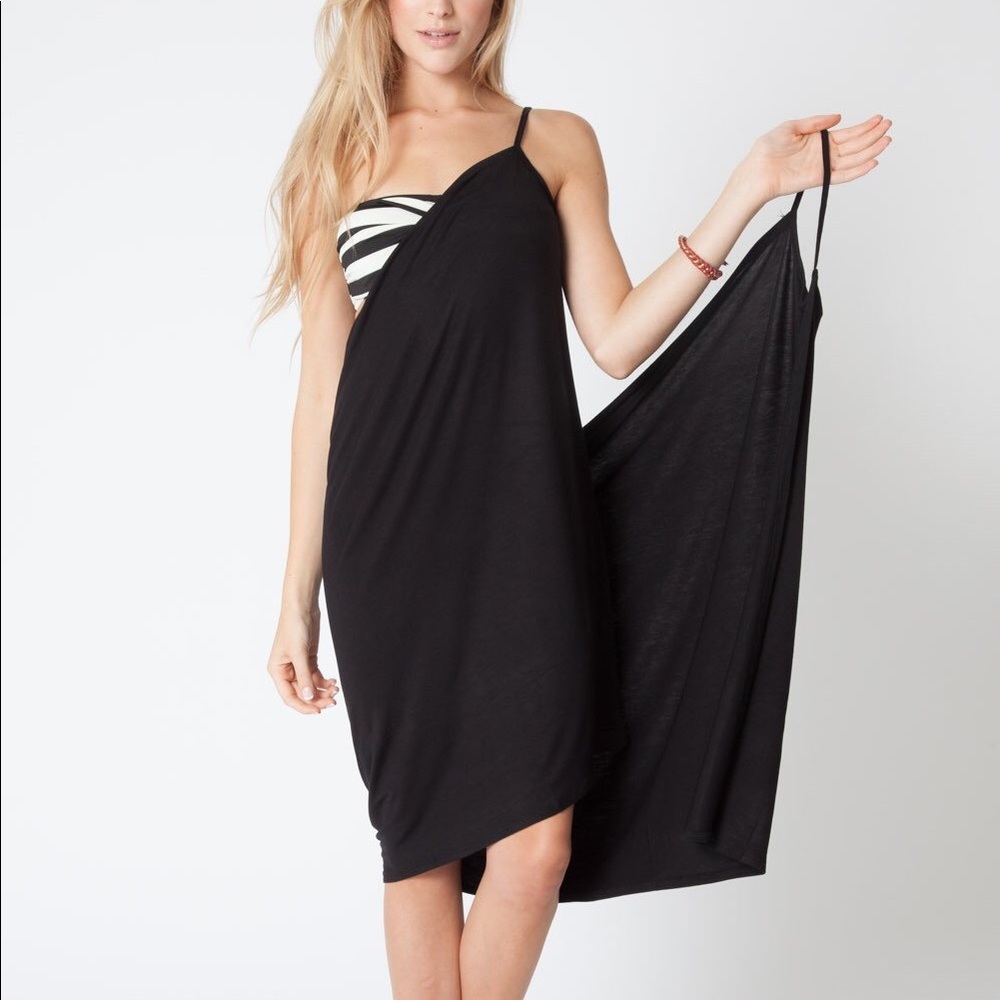 Convertible Beach Wrap Dress in Black- NEW- OS